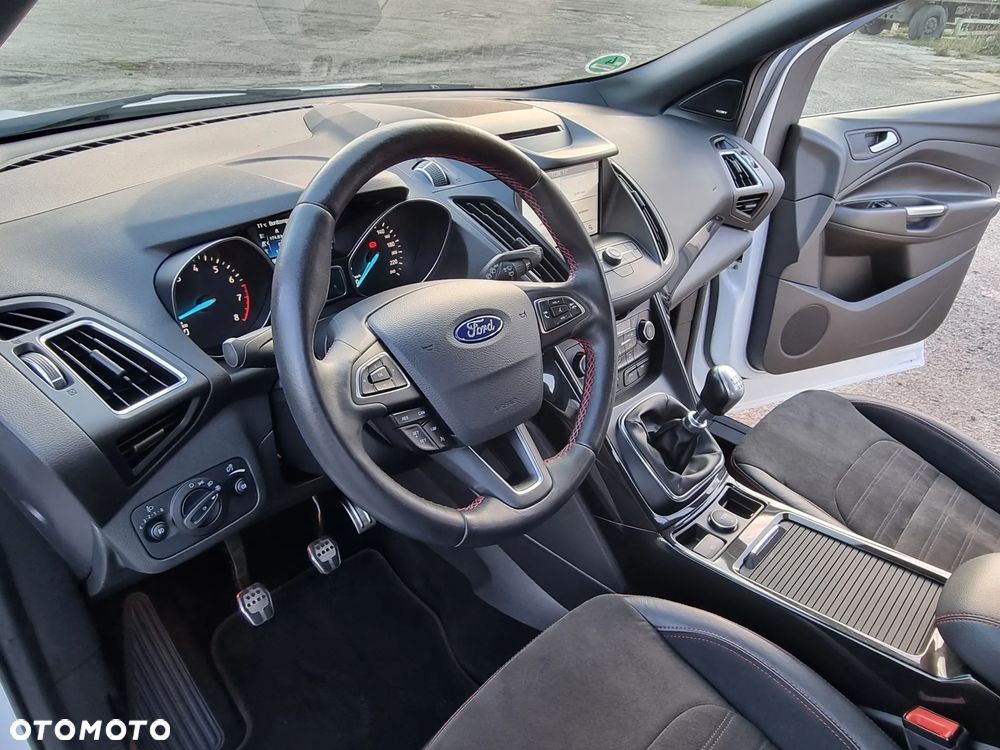 Ford Kuga 1.5 EcoBoost 2x4 ST-Line - 30