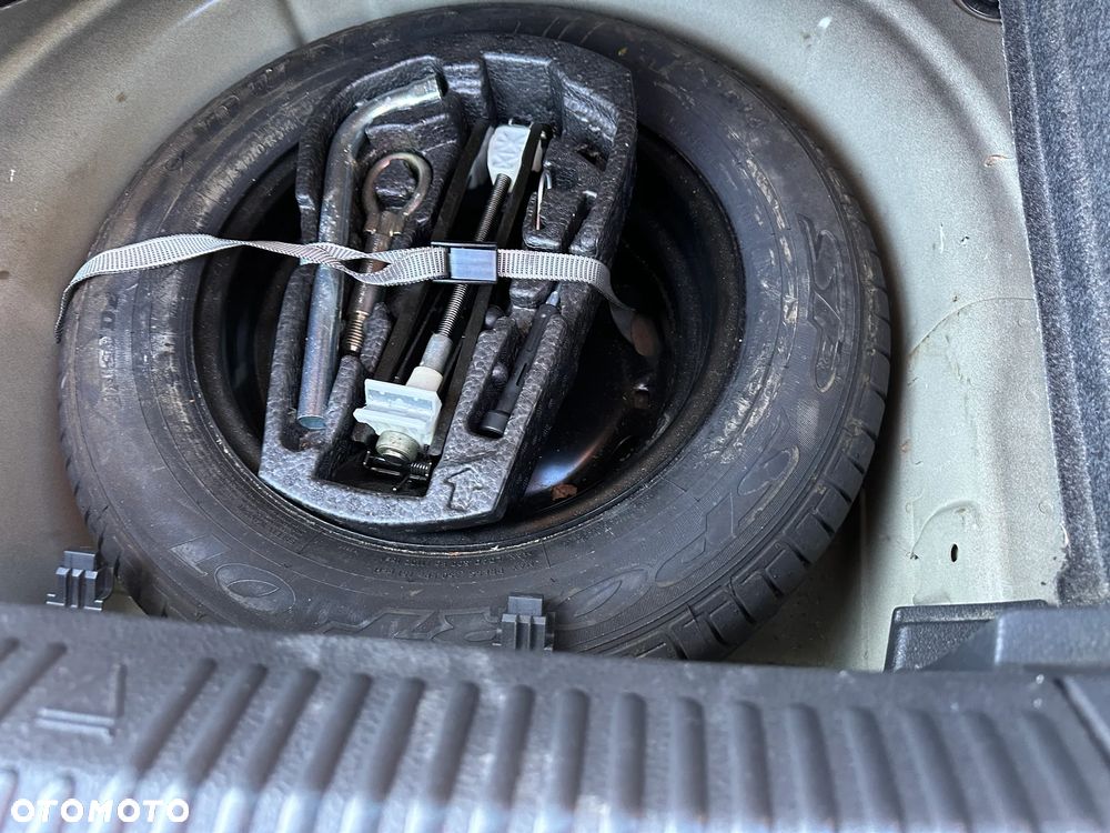 Volkswagen Polo - 8