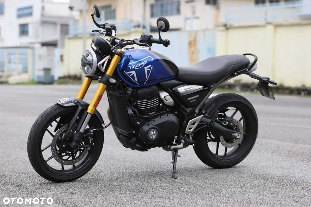 TRIUMPH SPEED TWIN 400 owiewka osłona boczek zbiornik silnik zawieszenie set podnóżek swap siedzenie chłodnica regulator moduł przełącznik przekaźnik licznik wiązka tłumik czasza wypełnienie licznik gaźnik silnik stelaż - 1