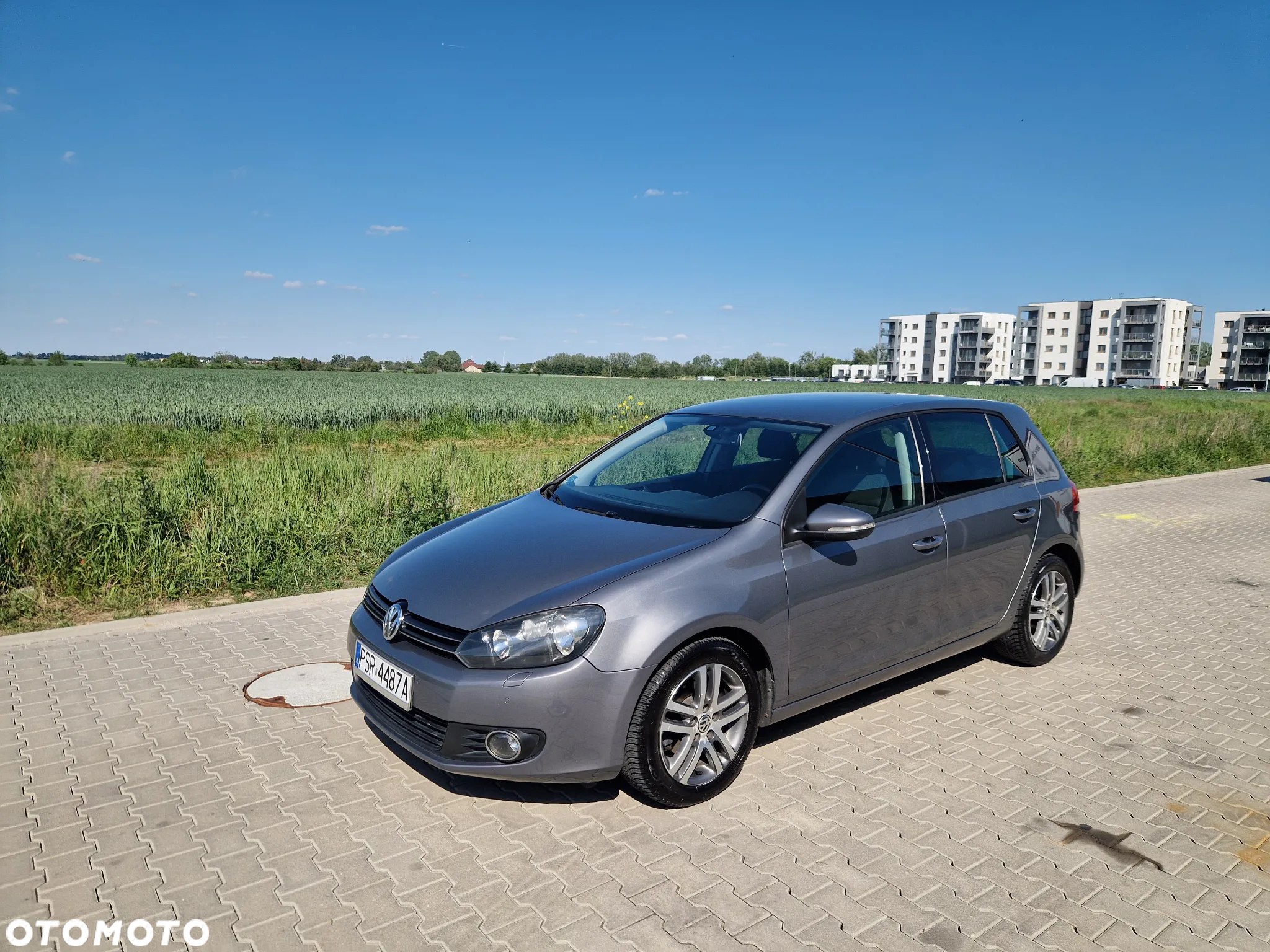 Volkswagen Golf VI 2.0 TDI Comfortline - 11