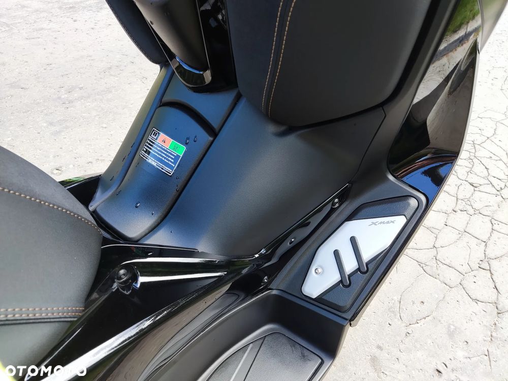 Yamaha X-max - 10