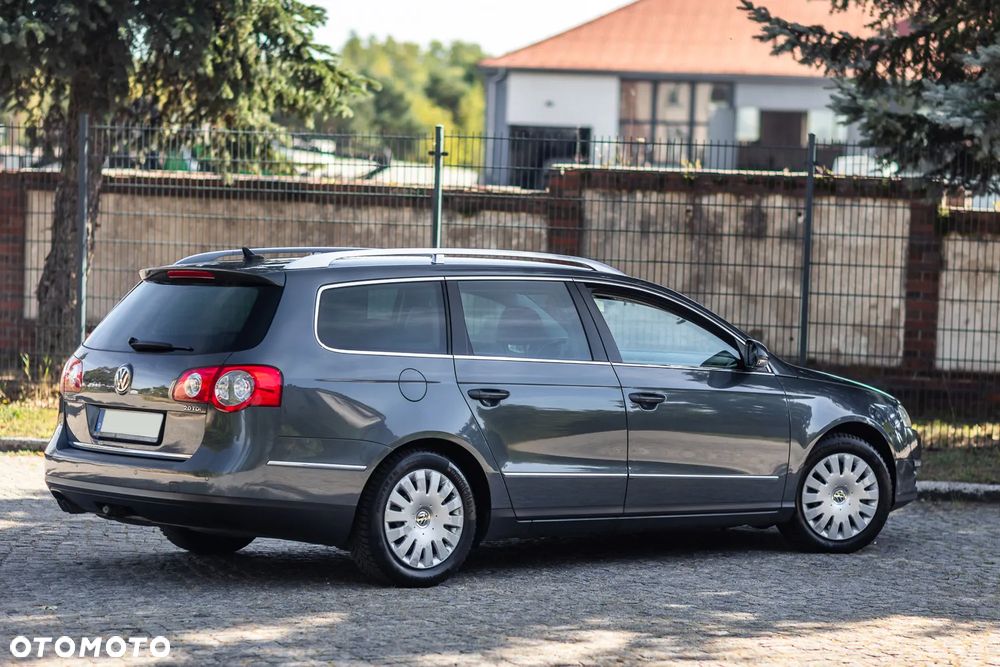 Volkswagen Passat 2.0 TDI Highline - 13