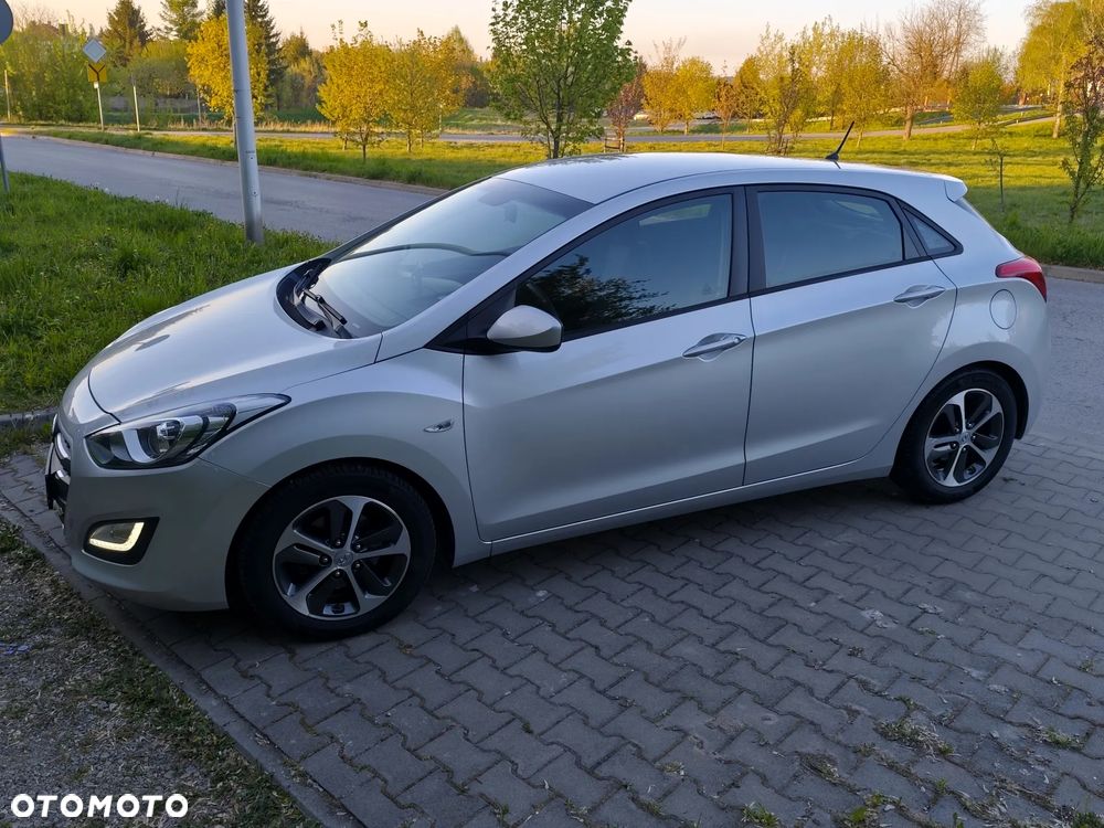 Hyundai i30 blue 1.4 Passion - 21
