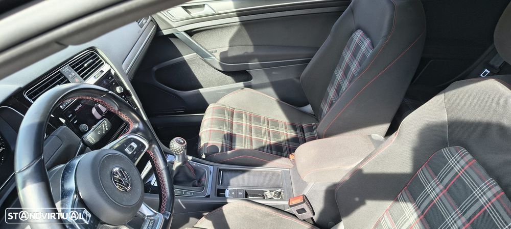 VW Golf 2.0 TSI GTI - 5