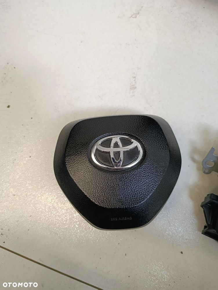 Deska konsola poduszki pasy orginał Toyota Corolla E21 - 8