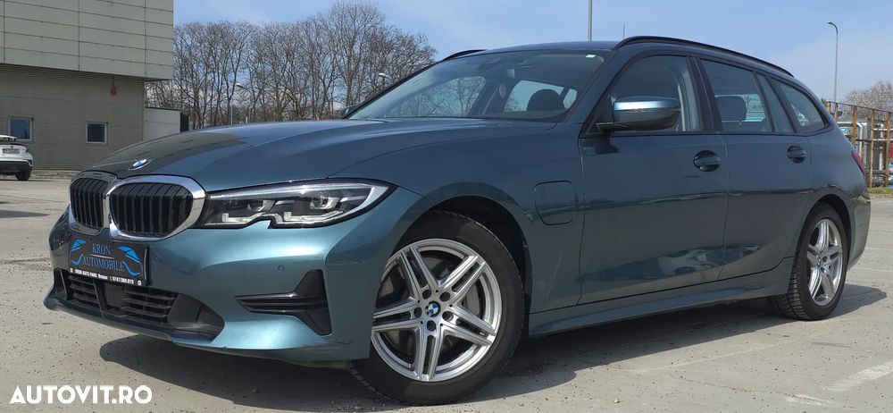 BMW Seria 3 330e Aut. Advantage - 1