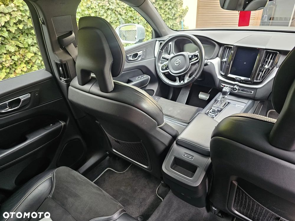 Volvo XC 60 T6 AWD Geartronic RDesign - 12