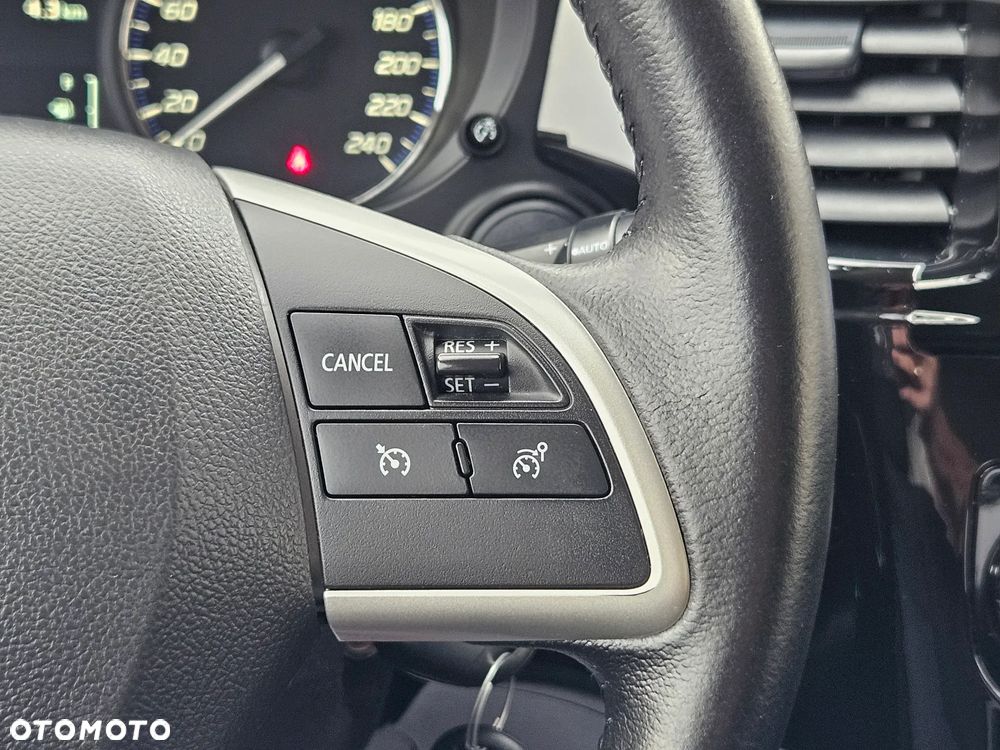 Mitsubishi Outlander 2.0 Invite + 2WD - 28