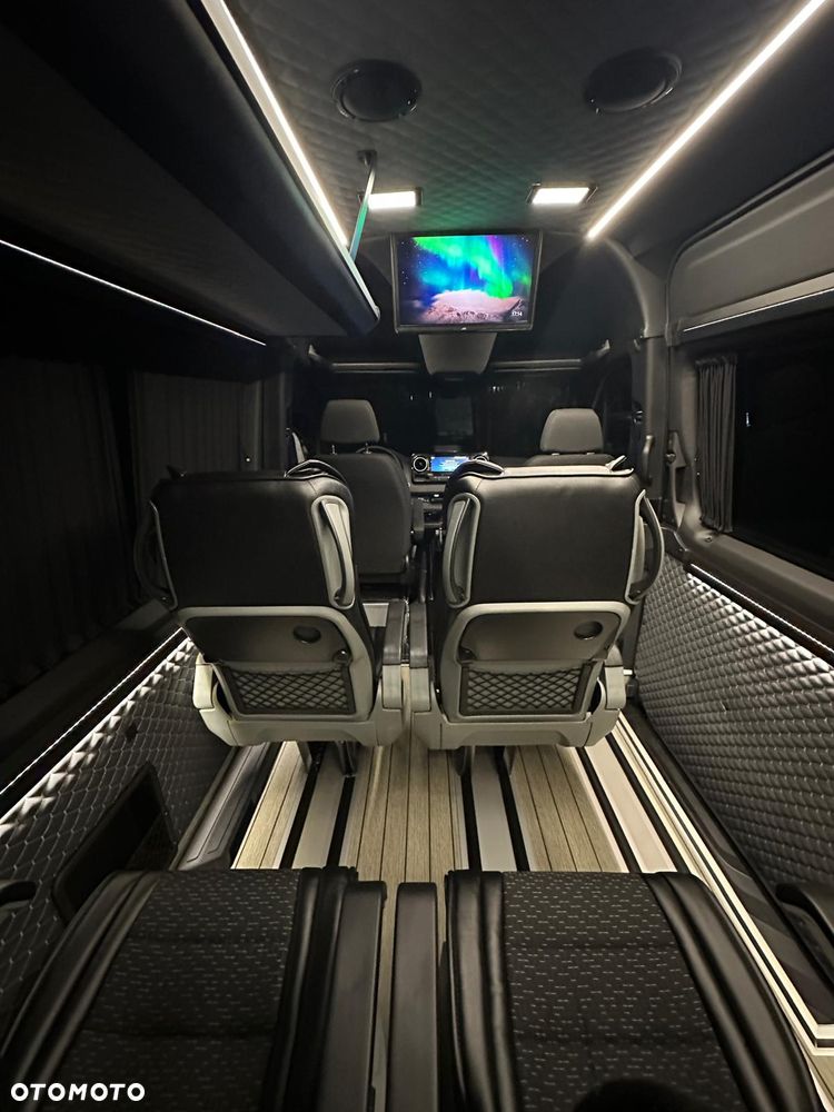 Mercedes-Benz Sprinter - 28