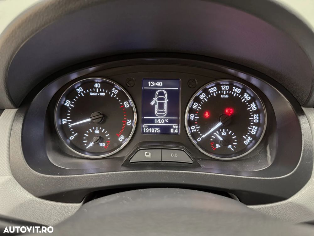 Skoda RAPID 1.2 TSI Ambition - 24