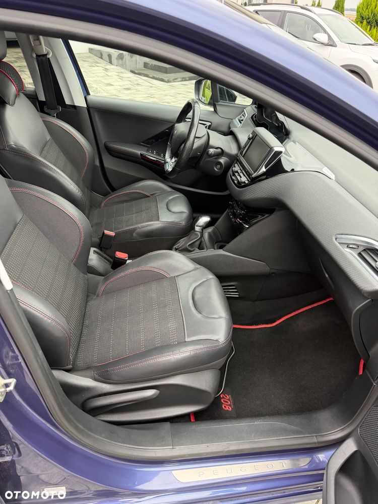 Peugeot 208 - 18