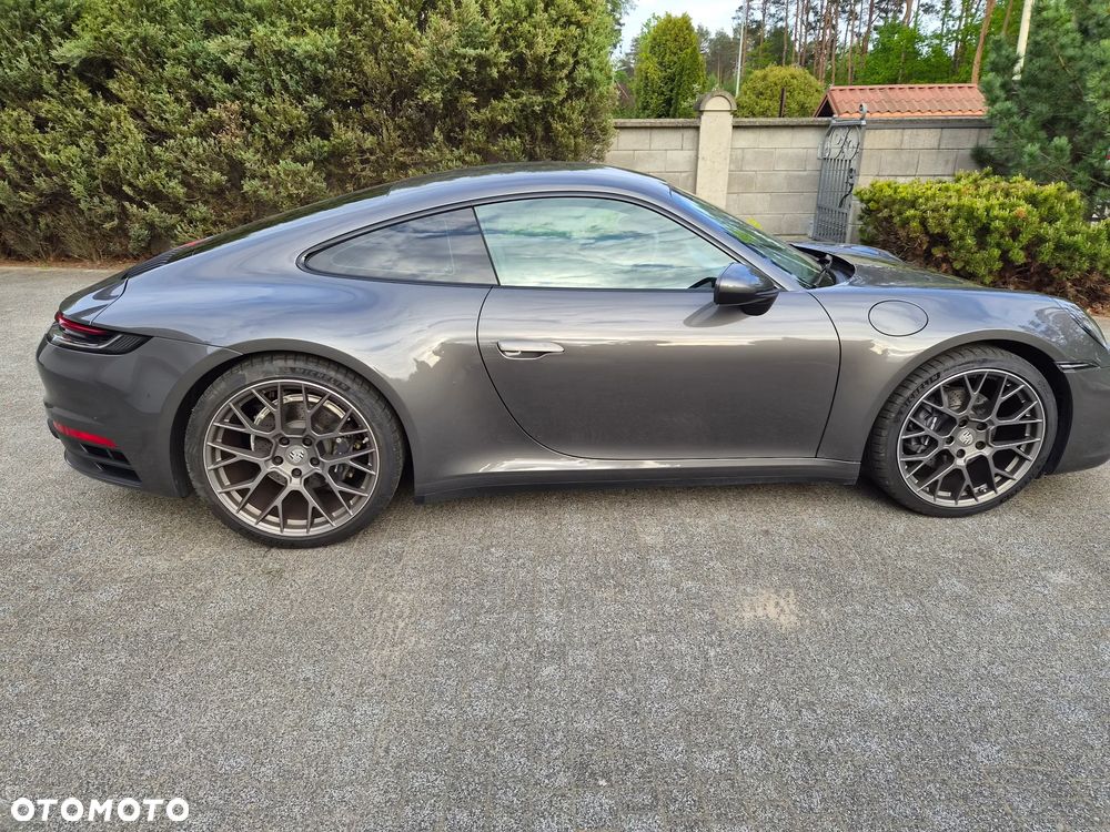 Porsche 911 Carrera - 4