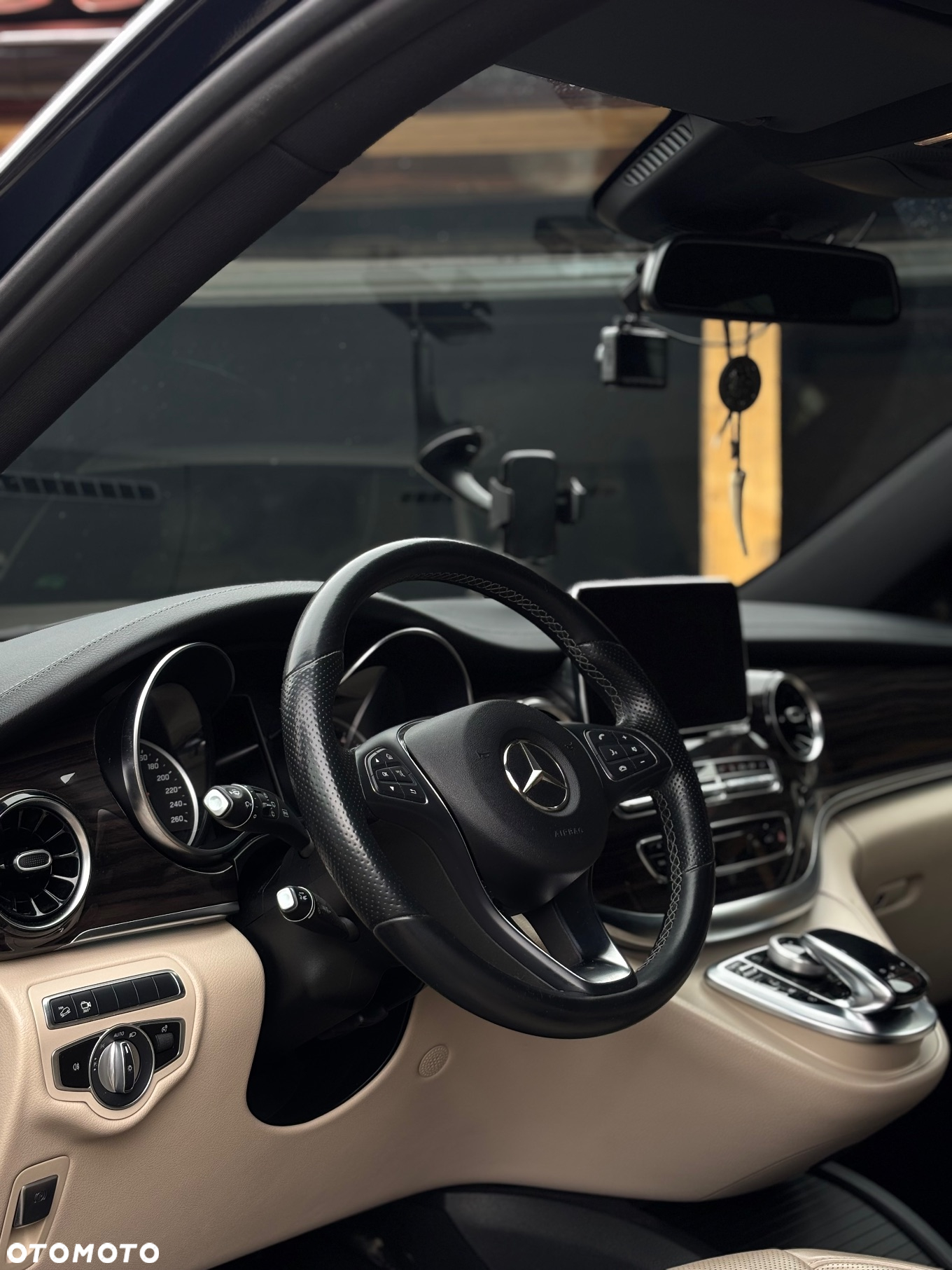 Mercedes-Benz Klasa V 300 d 4-Matic Exclusive 9G-Tronic (d³ugi) - 14