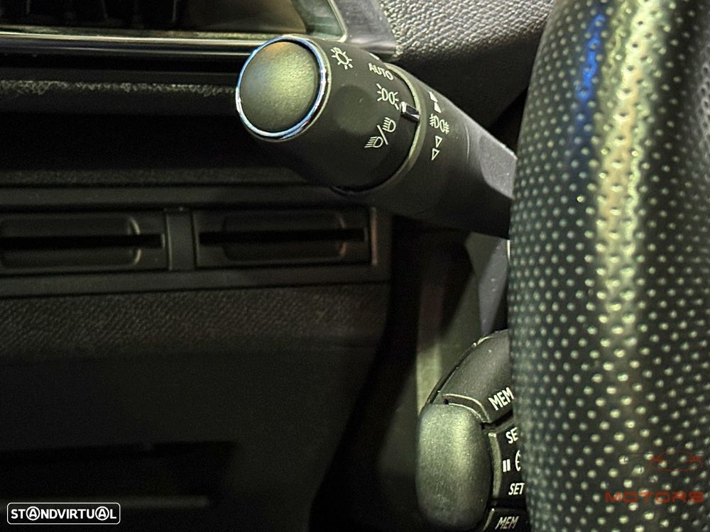 Peugeot 3008 1.2 PureTech GT Line EAT8 - 23