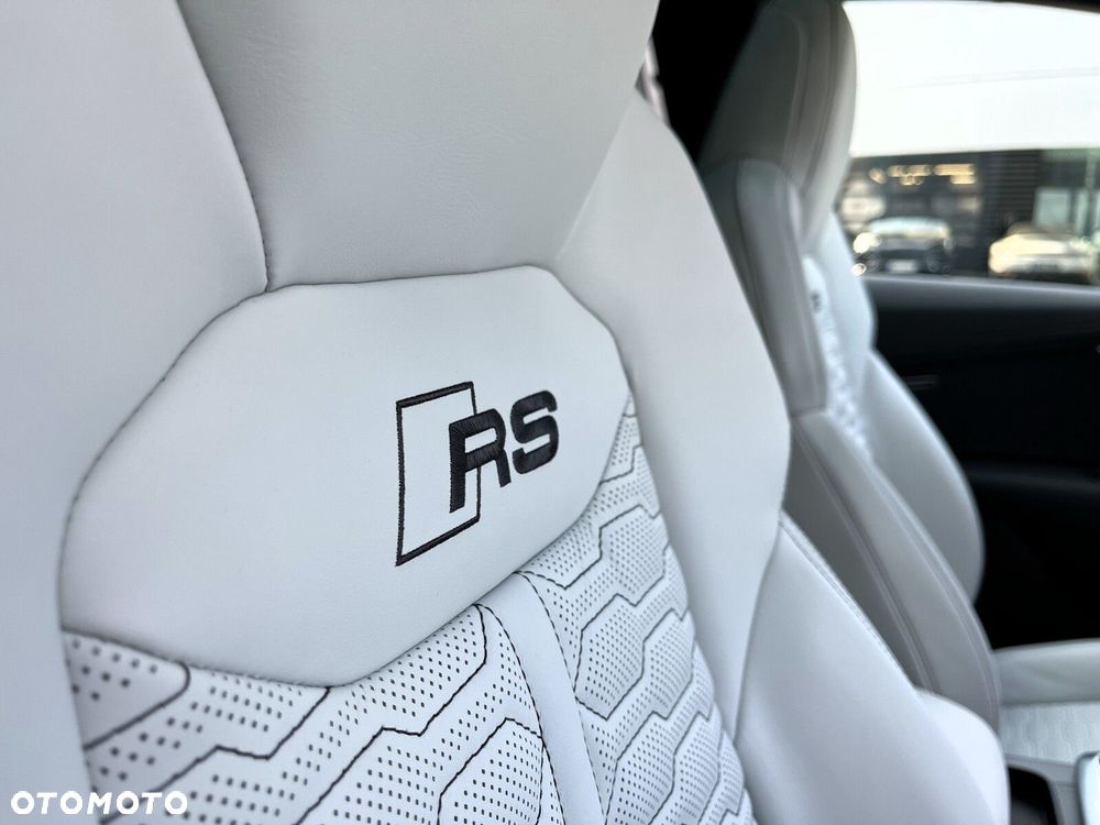 Audi RS Q8 - 27