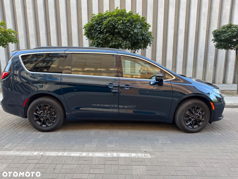 Chrysler Pacifica - 5