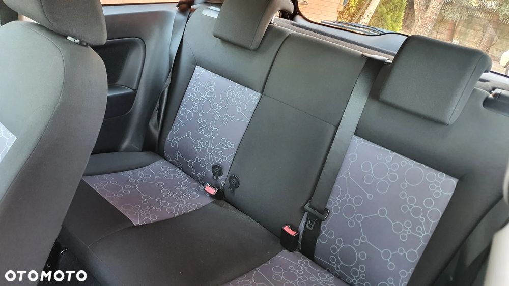 Ford Fiesta 1.3 Ambiente - 10