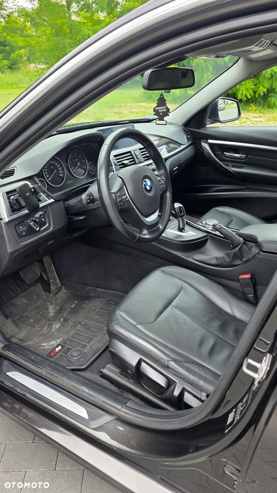 BMW Seria 3 320d Luxury Line - 13