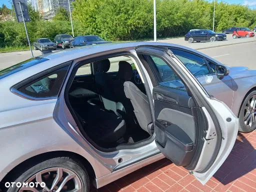 Ford Fusion - 13