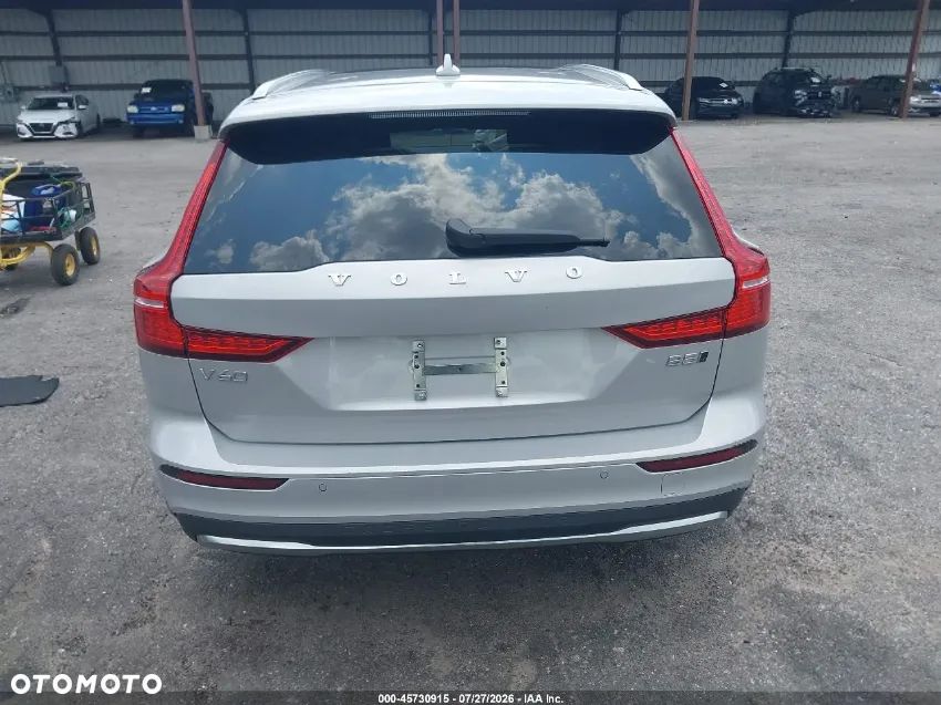 Volvo V60 Cross Country B5 B AWD Plus - 9
