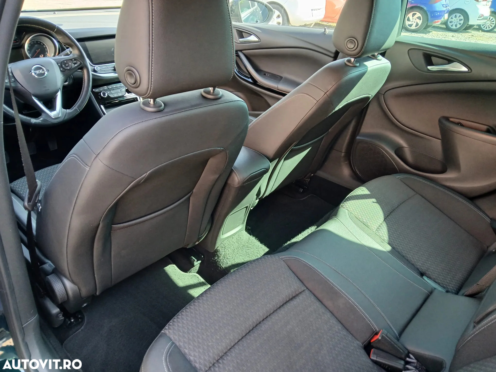 Opel Astra 1.6 CDTI ECOTEC Start/Stop Enjoy - 9