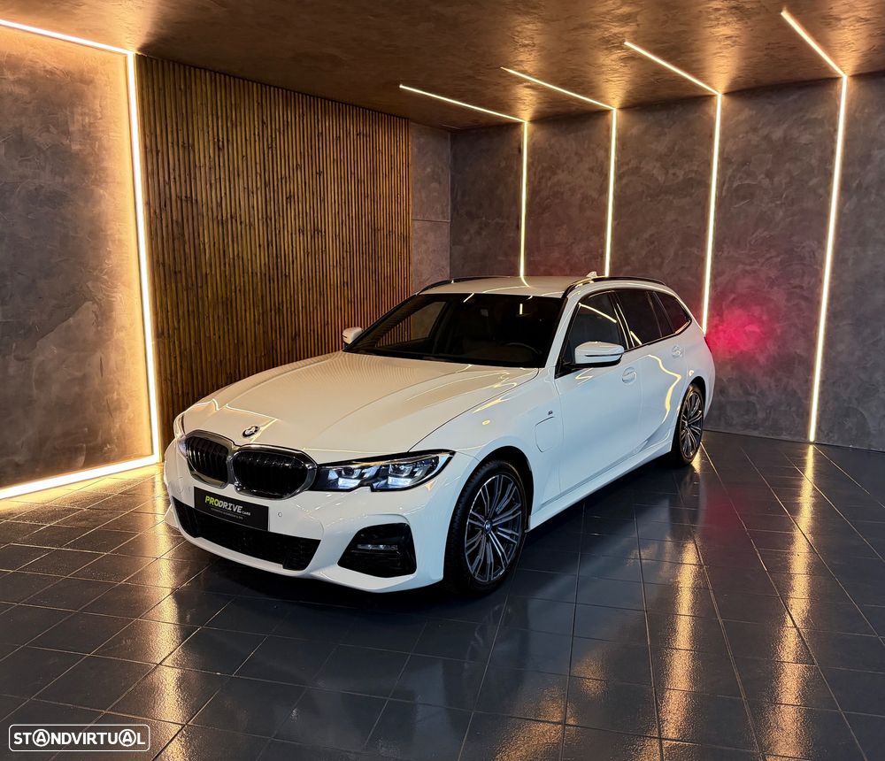 BMW 330 e Touring Aut. M Sport - 1