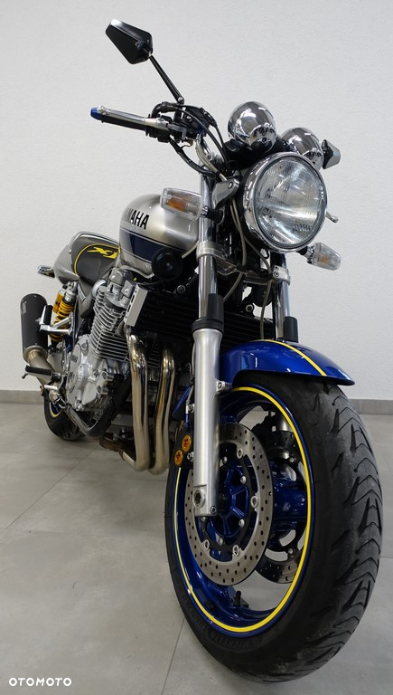 Yamaha XJR - 15