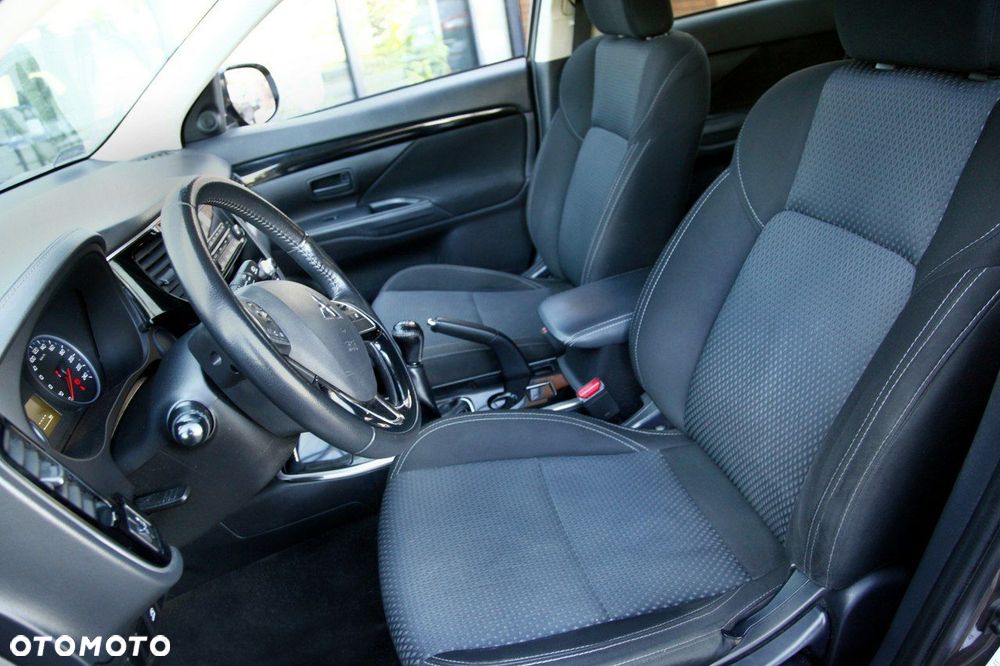 Mitsubishi Outlander - 18