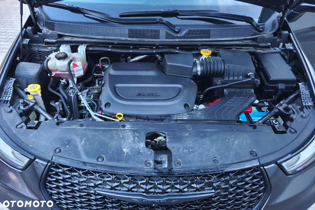 Chrysler Pacifica - 7