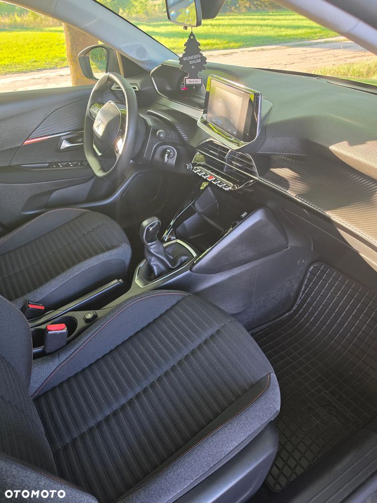 Peugeot 208 - 21
