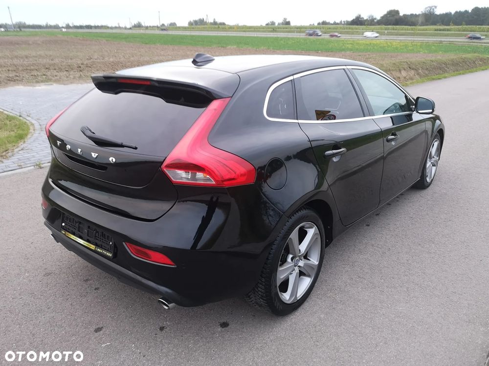 Volvo V40 T3 Momentum - 4