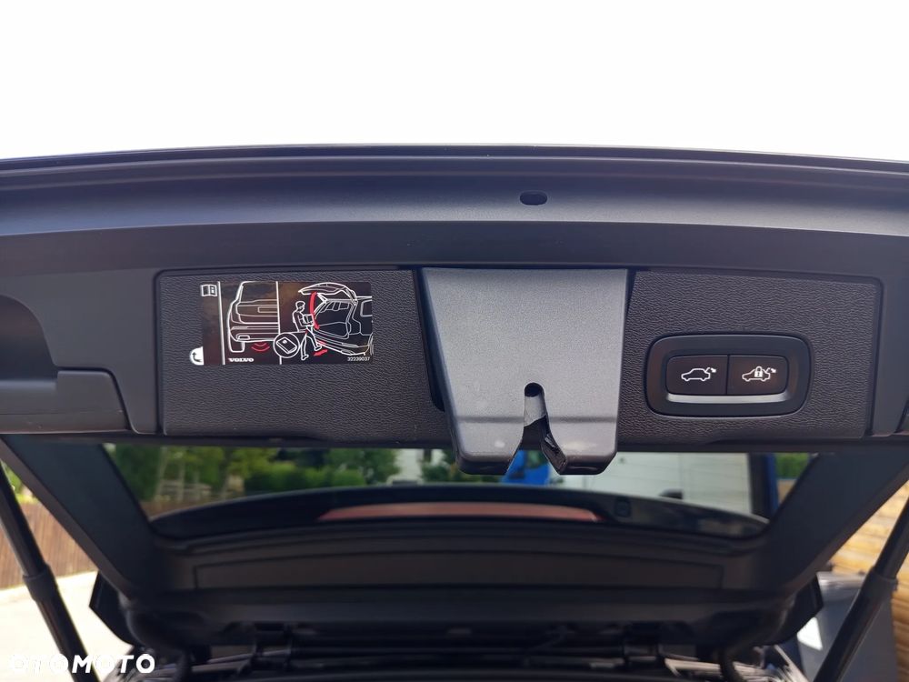 Volvo XC 60 D4 R-Design - 27