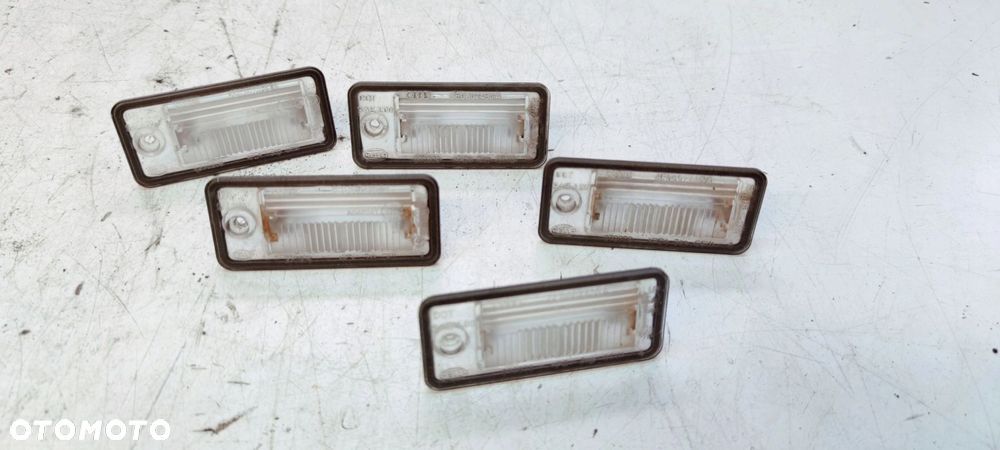 LAMPKA PODŚWIETLENIE TABLICY LEWA AUDI A3 8P A4 B6 B7 A6 C6 Q7 8E0807430A - 1