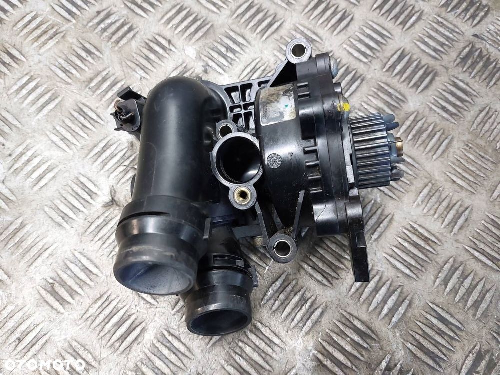 POMPA WODY AUDI A4 B8 1.8 TFSI 06H121012 - 1