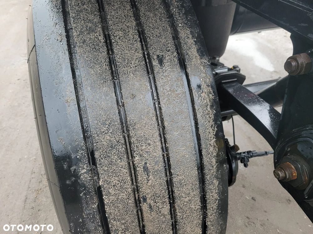 Krone Przyczepa BDF - 9