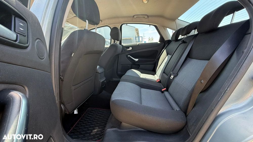 Ford Mondeo 1.8 TDCi Trend - 12