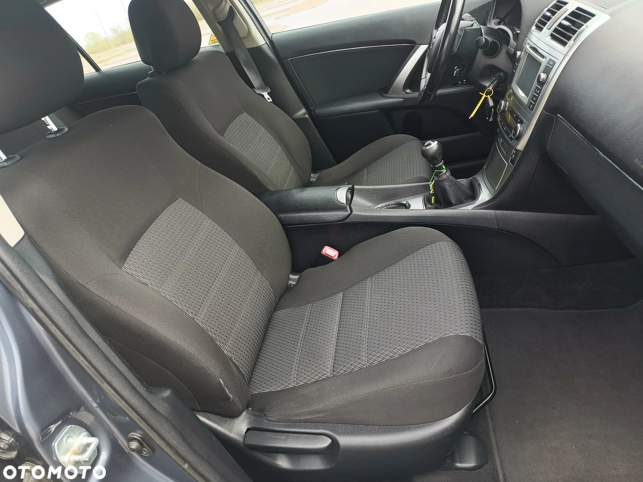 Toyota Avensis 1.8 Luna - 7