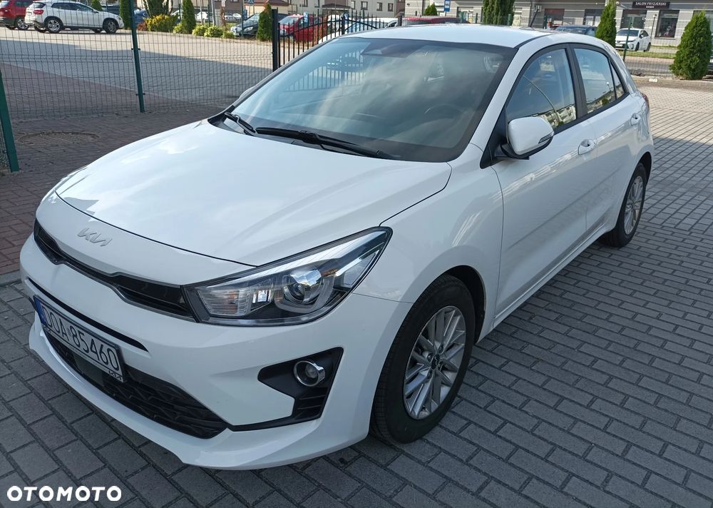 Kia Rio 1.2 L - 4