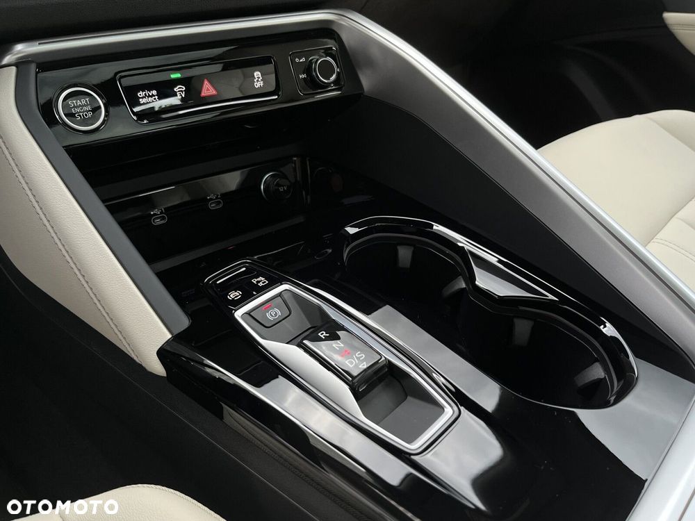 Audi Q5 Sportback - 33