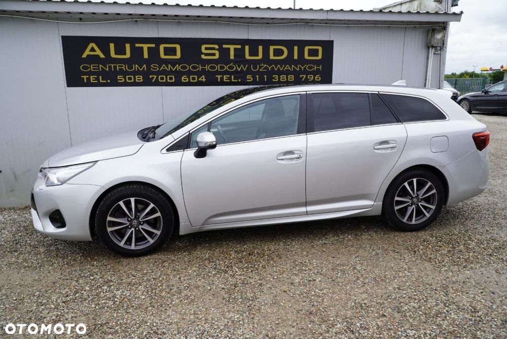 Toyota Avensis 2.0 D-4D Premium - 33