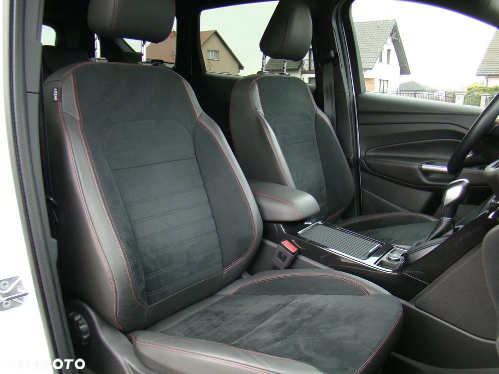 Ford Kuga 2.0 EcoBoost 4x4 ST-Line - 25