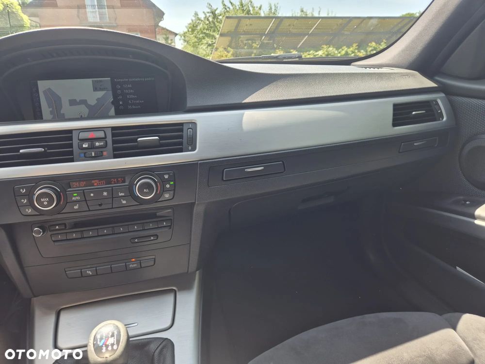 BMW Seria 3 318d - 16