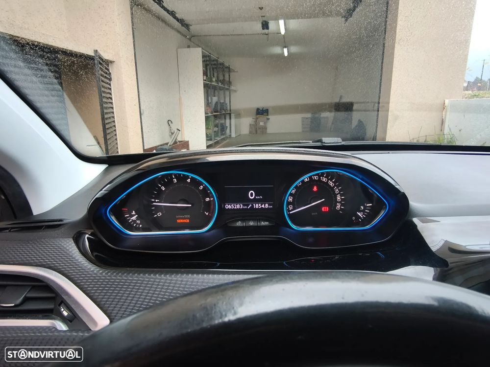 Peugeot 2008 1.2 PureTech Allure - 14