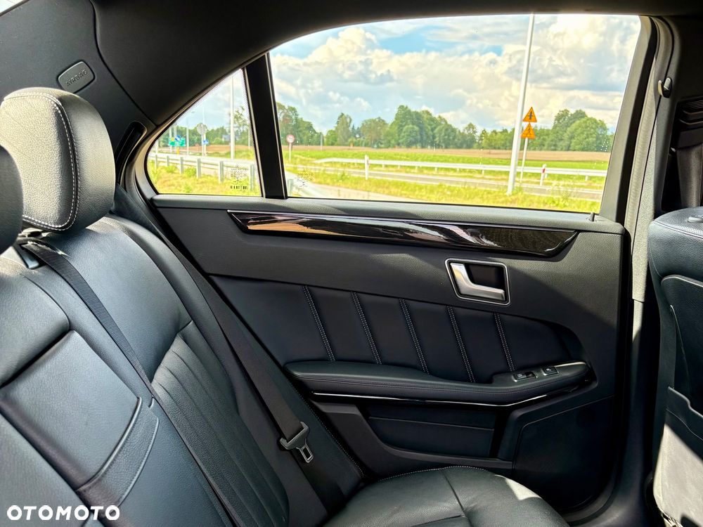 Mercedes-Benz Klasa E 350 BlueTEC 7G-TRONIC Elegance - 23