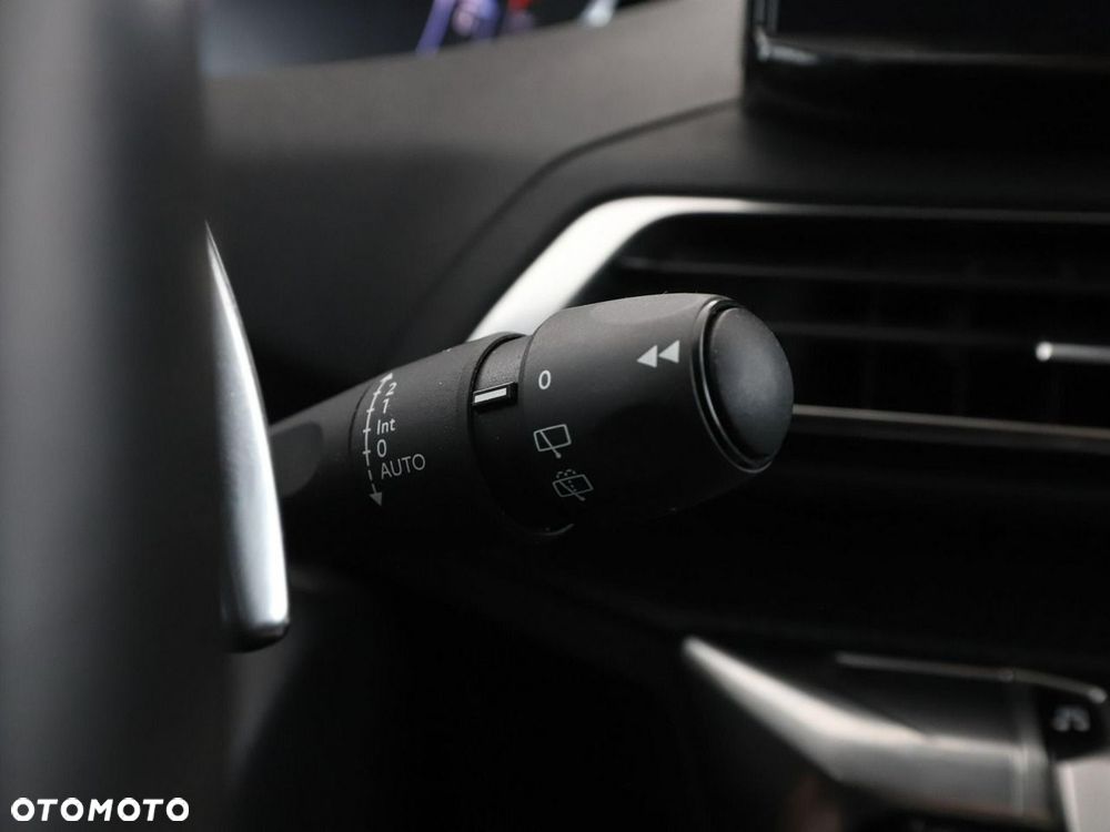 Peugeot 3008 1.2 PureTech Active S&S EAT8 - 36