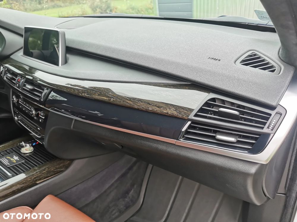 BMW X5 xDrive35i - 14