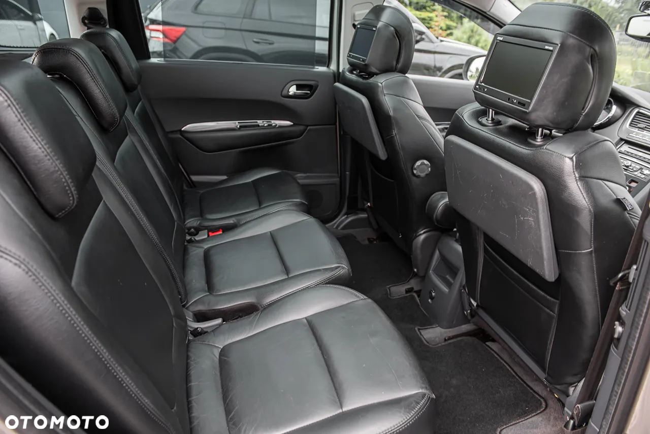 Peugeot 5008 - 32