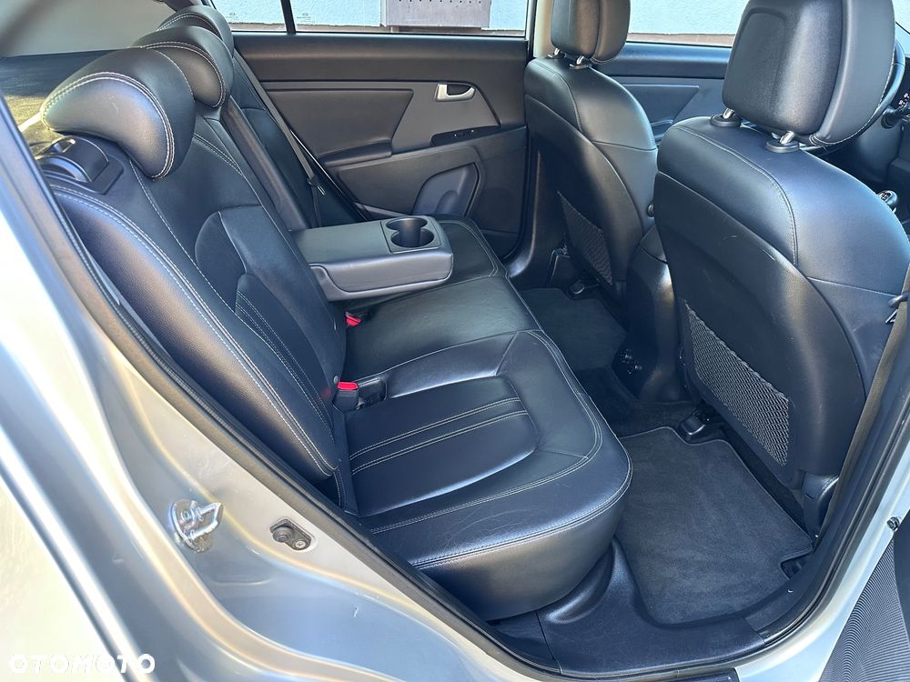 Kia Sportage 1.7 CRDI 2WD ISG Dream-Team Edition - 29