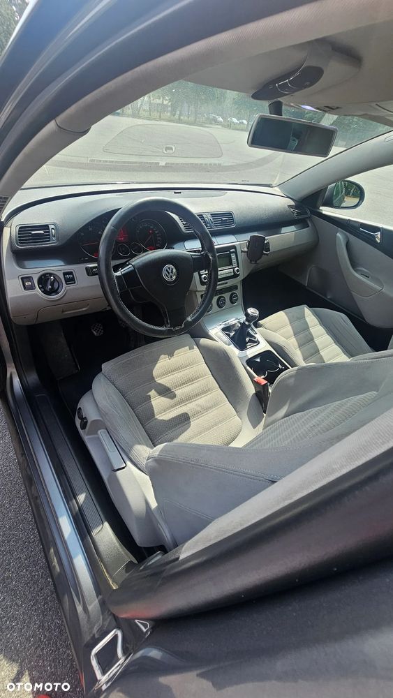 Volkswagen Passat 2.0 TDI Comfortline - 5