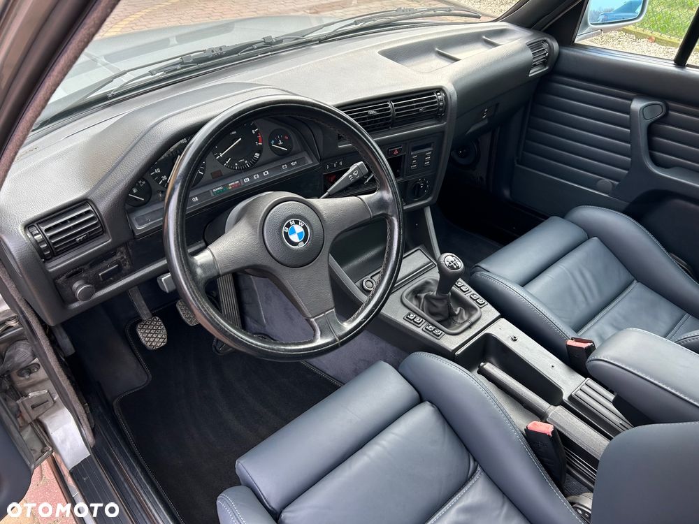 BMW Seria 3 320i - 17